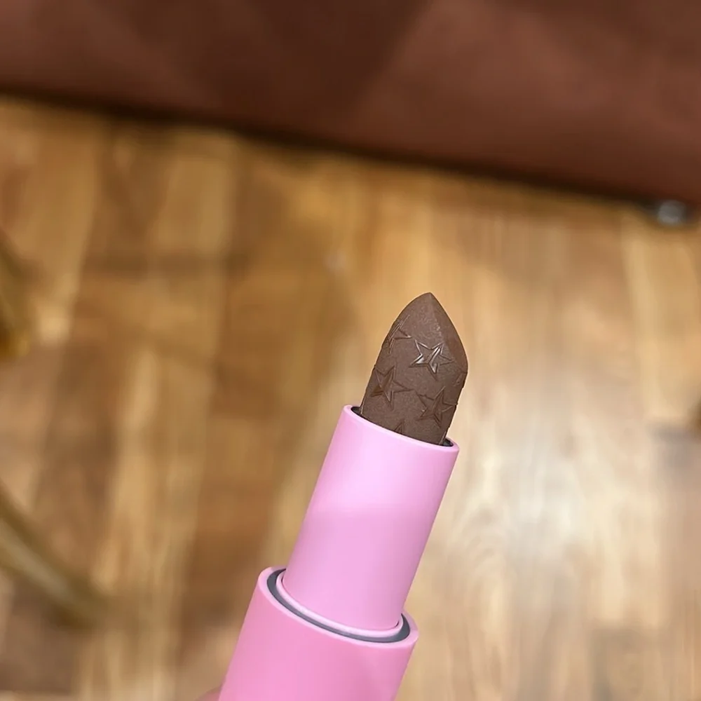 New in box Jeffree Star Velvet Trap Matte Lipstick Dominatrix Full Size brown